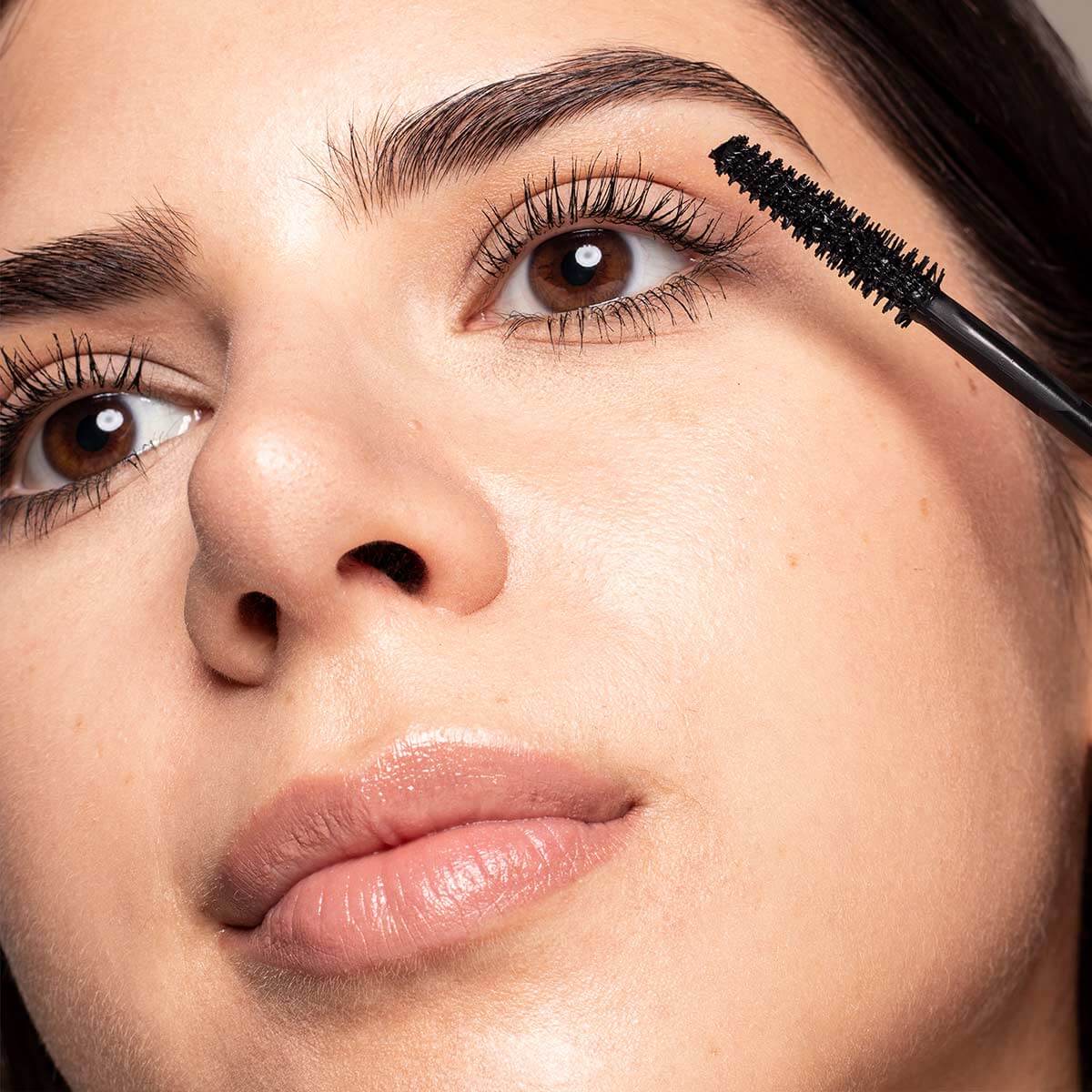 EYE OPENING VEGAN MASCARA with Black Quinoa - Watier